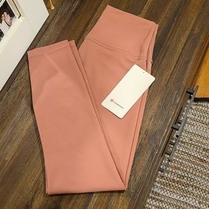 NWT Lululemon Wunder Train HR Tight 25“